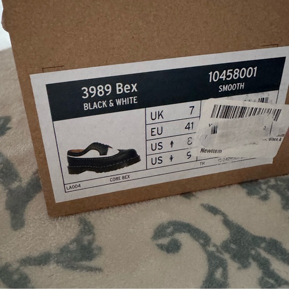 Brand New Dr. Martens 3989 Bex Brogue Shoe - Picture 6 of 7